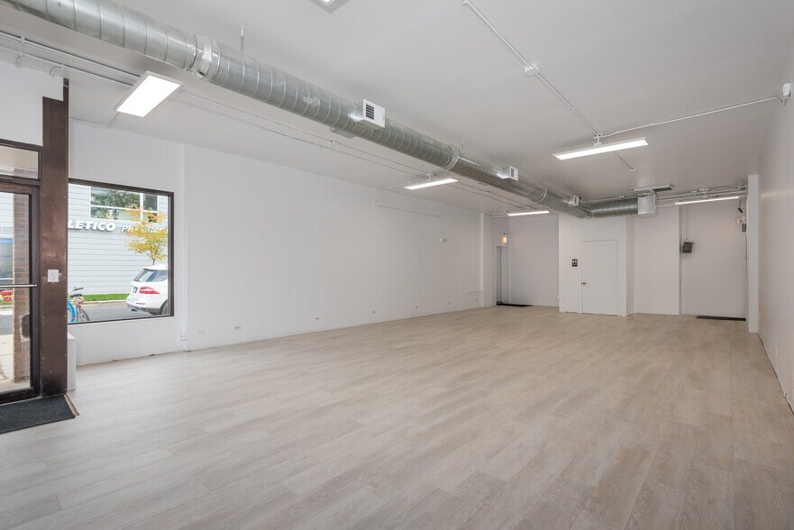 More Photos Of 1333-1343 W Devon Ave, Chicago Storefront Retail Office For Lease