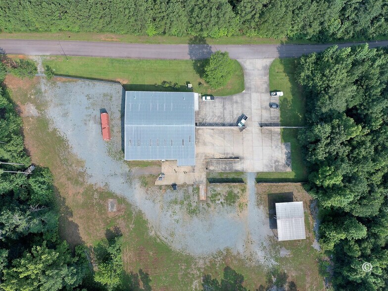 More Photos Of 300 Delano Dr, Manchester Warehouse For Sale