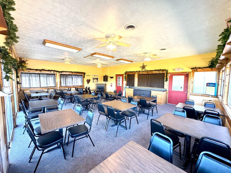 More Photos Of 19510 Leatherwood Rd, Salesville Freestanding For Sale