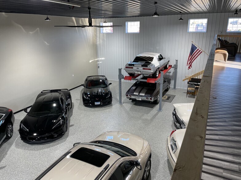 More Photos Of 16765 198th Ave, Big Lake Showroom For Sale