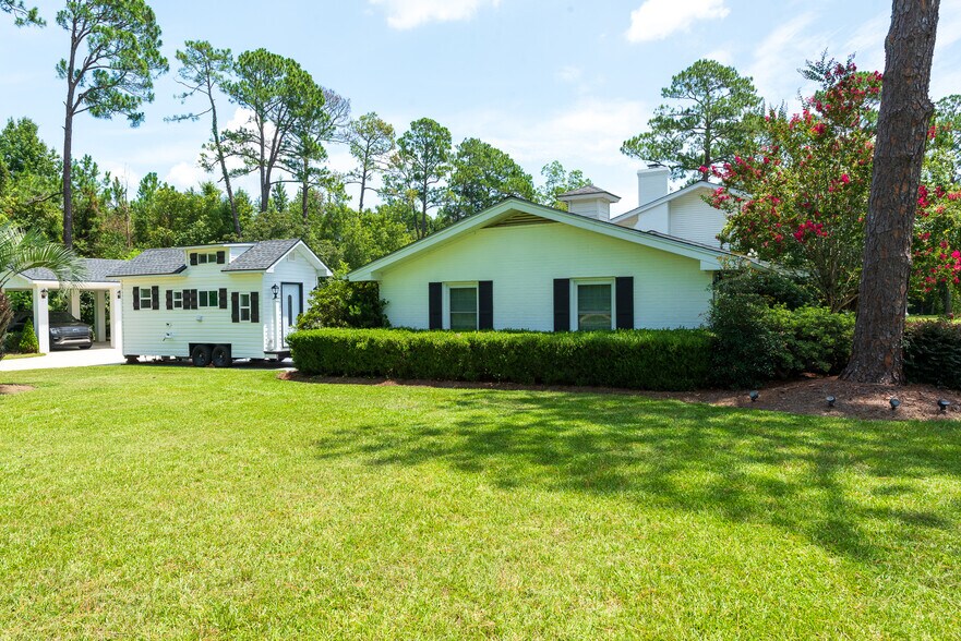 More Photos Of 335 N Main St, Wadley Specialty For Sale