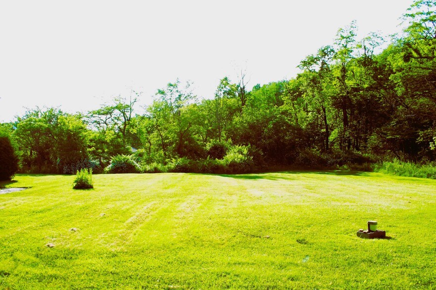 More Photos Of 208 Theatre Rd, Carrolltown Apartments For Sale