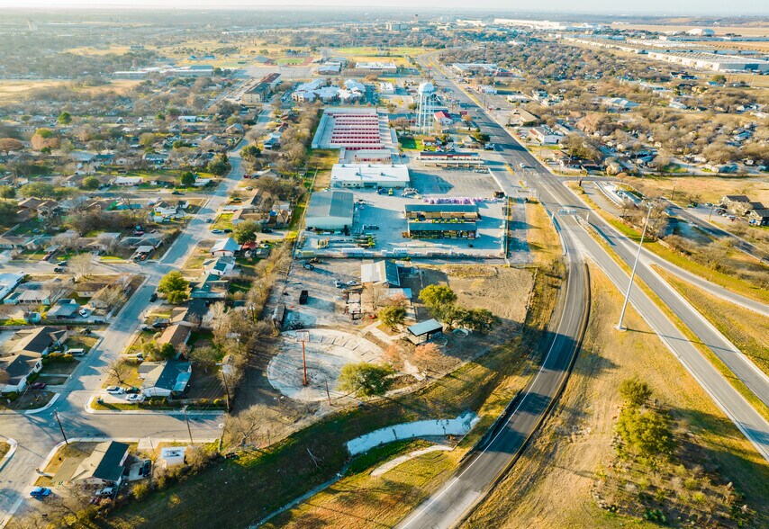 More Photos Of 1600 S General Mcmullen Dr, San Antonio Land For Lease
