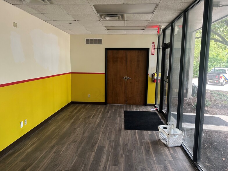 More Photos Of 11401-11445 Moog Dr, Saint Louis Distribution For Lease