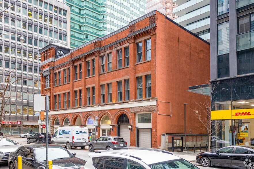 More Photos Of 2 Lombard St, Toronto Office For Lease
