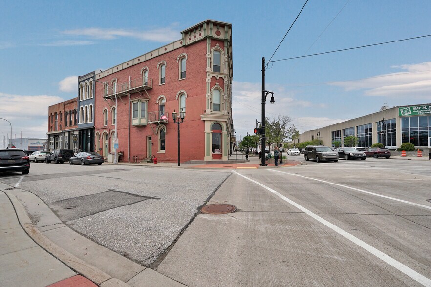 More Photos Of 902 Military Ave, Port Huron Restaurant For Lease