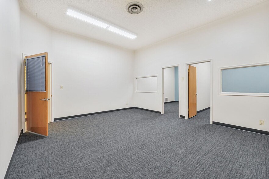 More Photos Of 66 Basin St SW, Ephrata General Retail For Lease