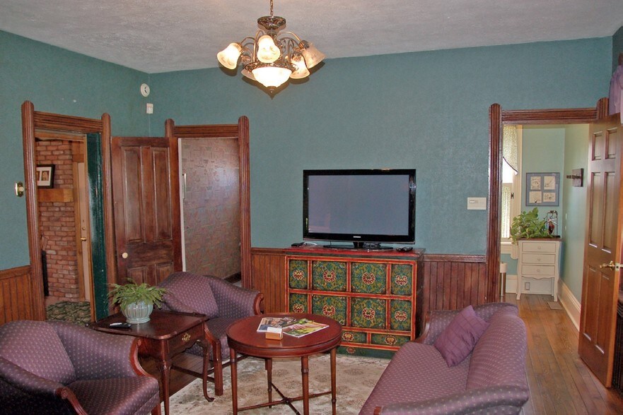 More Photos Of 1119 Bassett Rd, Westlake Office For Sale