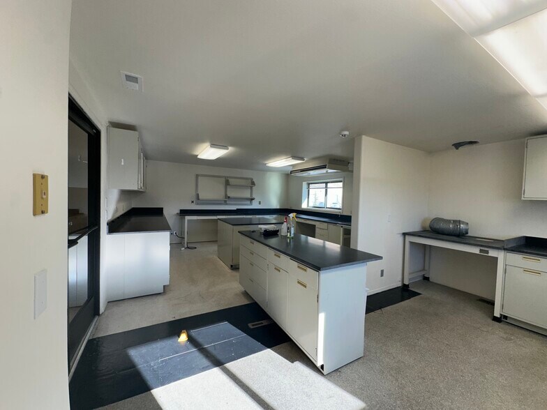 More Photos Of 3545 S Park Dr, Jackson Warehouse For Lease