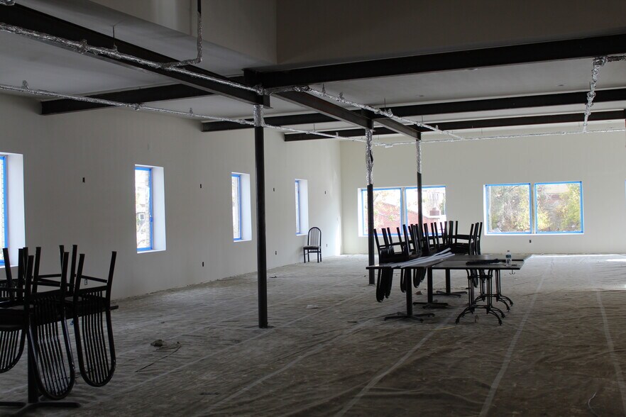 More Photos Of 231 E Main St, Trinidad Bar For Sale