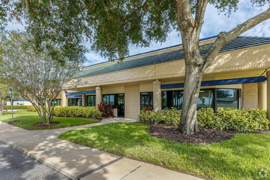 More Photos Of 7300-7356 Greenbriar Pky, Orlando Unknown For Lease