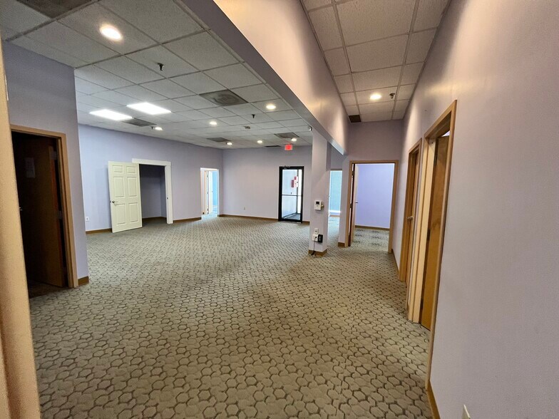 More Photos Of 18 Dartmouth St, Malden Storefront Retail Office For Lease