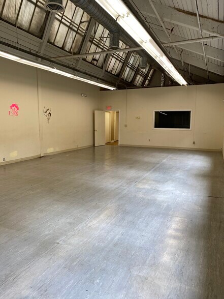 More Photos Of 90 S Park St, Willimantic Warehouse For Lease