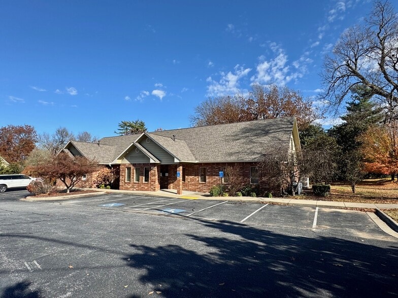 More Photos Of 513 N Shiloh St, Springdale Healthcare For Sale