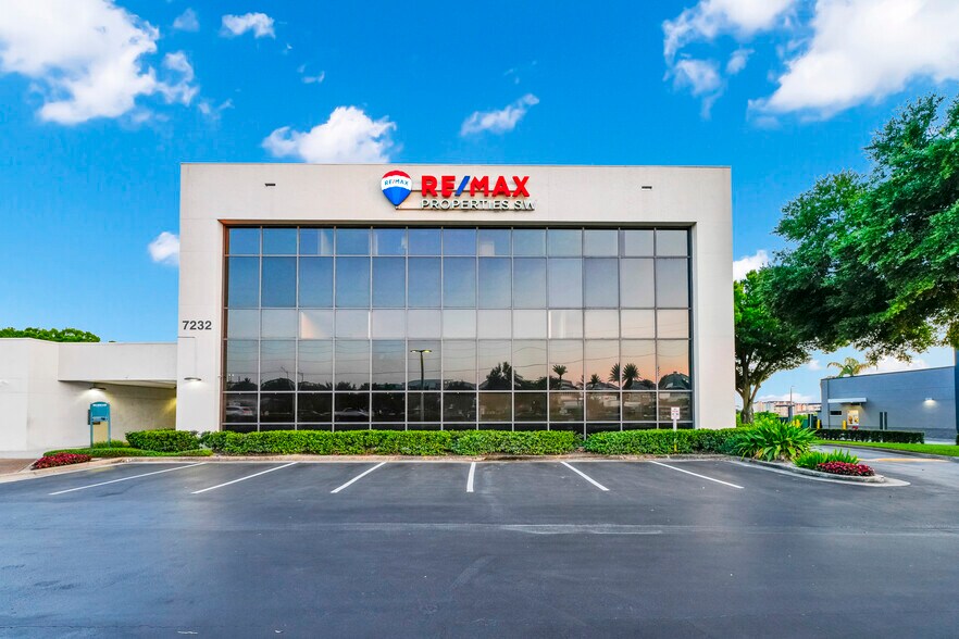 More Photos Of 7232 W Sand Lake Rd, Orlando Office For Lease