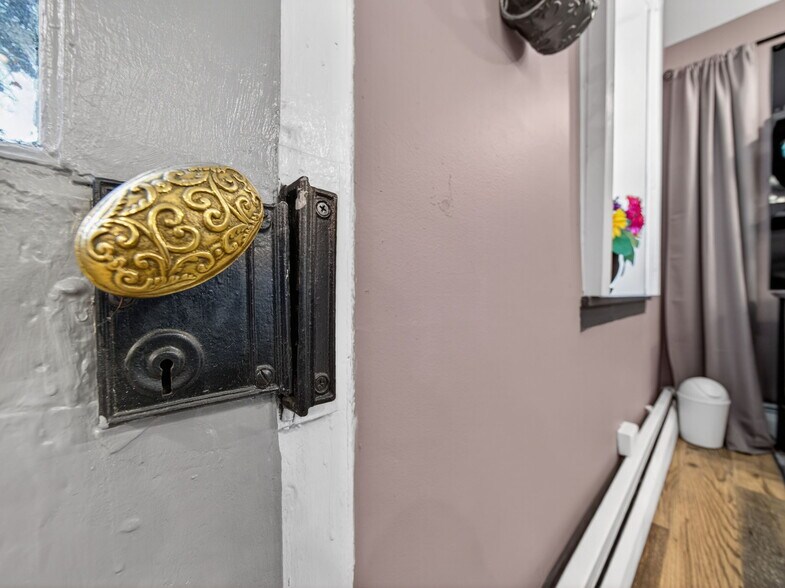 More Photos Of 1434-1436 W Broad St, Quakertown Office For Sale