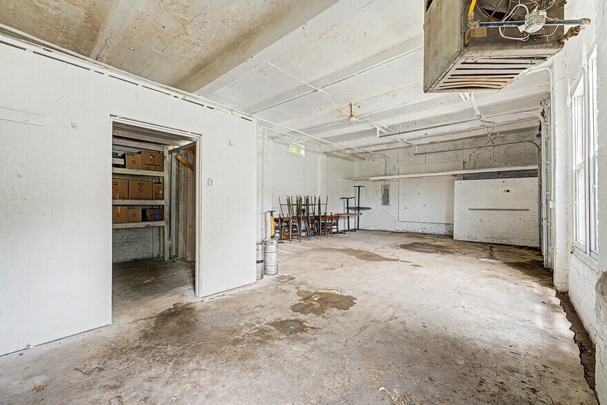More Photos Of 1039 N Owasso Ave, Tulsa Light Manufacturing For Lease