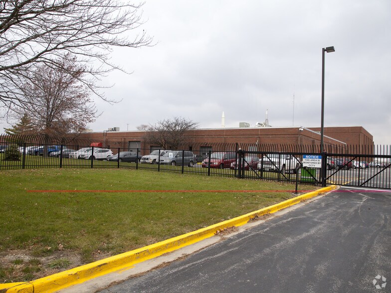 Primary Photo Of 1411 Interstate Dr, Champaign Manufacturing For Sale