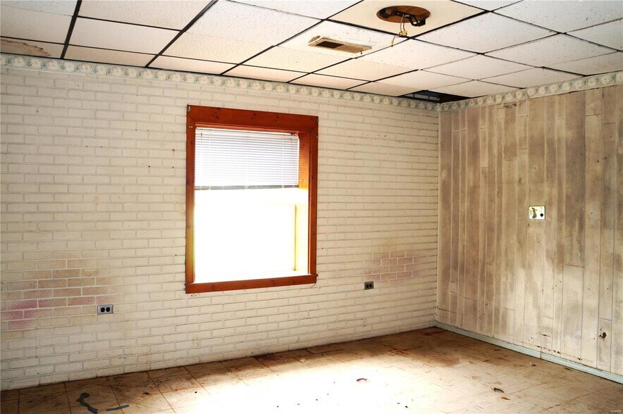 More Photos Of 919 S Jackson St, Kennett Assisted Living For Sale