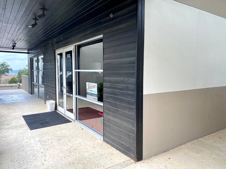 More Photos Of 20626 Stone Oak Pky, San Antonio Storefront Retail Office For Lease