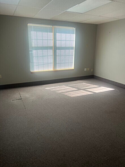 More Photos Of 824 John Marshall Hwy, Front Royal Office For Lease