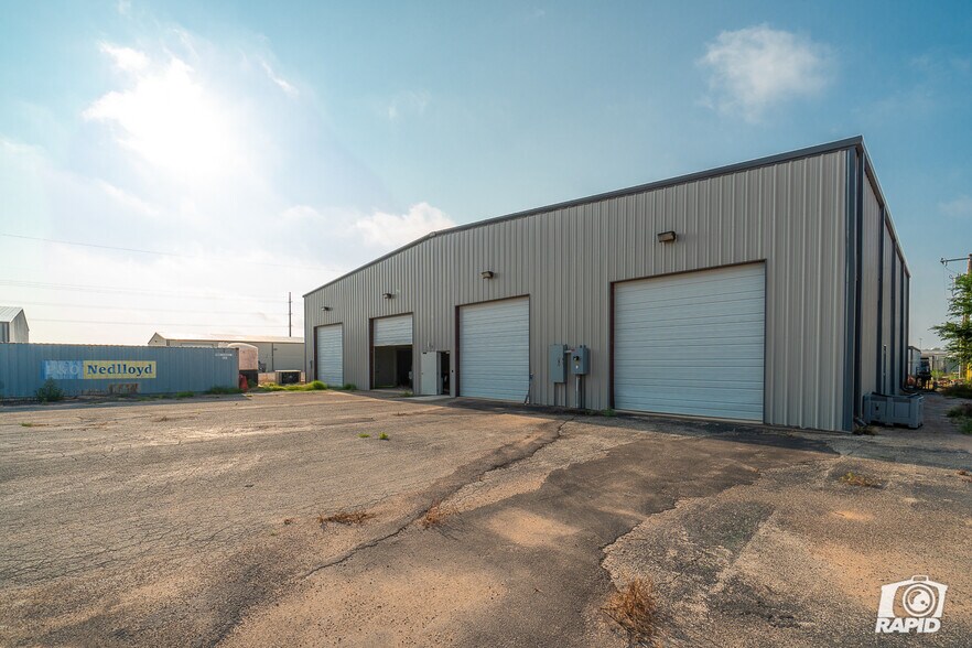 More Photos Of 7409 Industrial Ave, Midland Warehouse For Lease