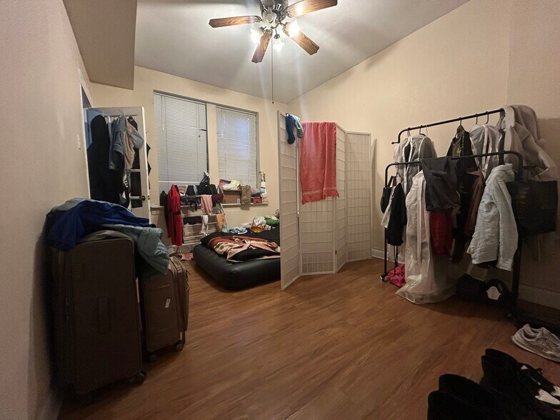 More Photos Of 1443-1445 W Taylor St, Chicago Storefront Retail Residential For Sale