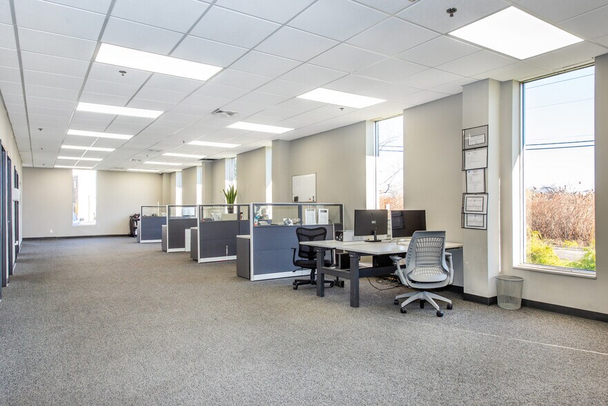 More Photos Of 310 Paterson Plank Rd, Carlstadt Manufacturing For Lease