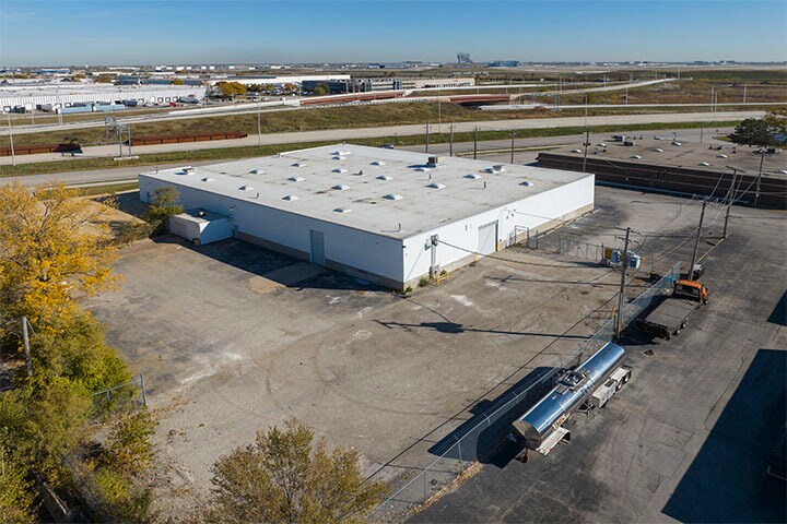 More Photos Of 770 Larsen Ln, Bensenville Unknown For Lease
