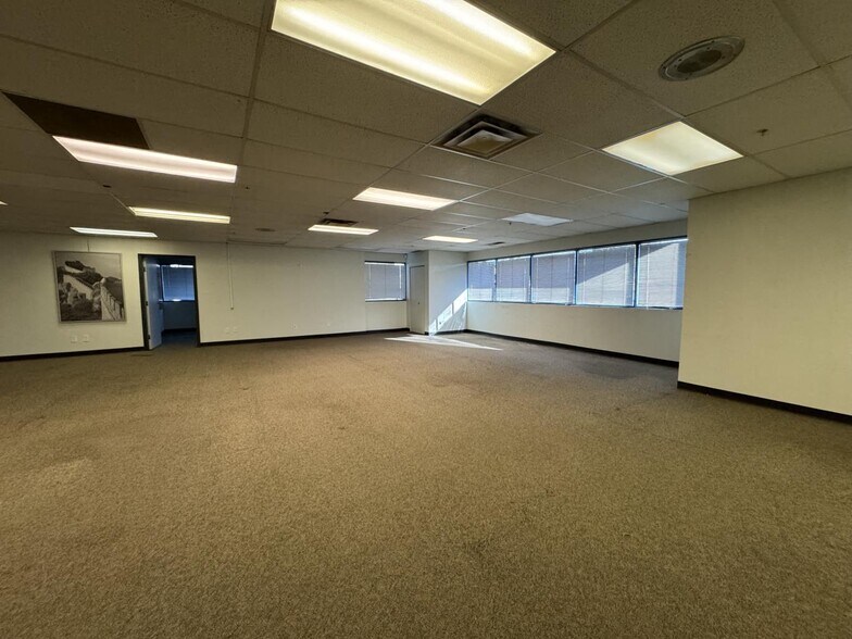 More Photos Of 7158-7168 Progress Way, Delta Service For Lease