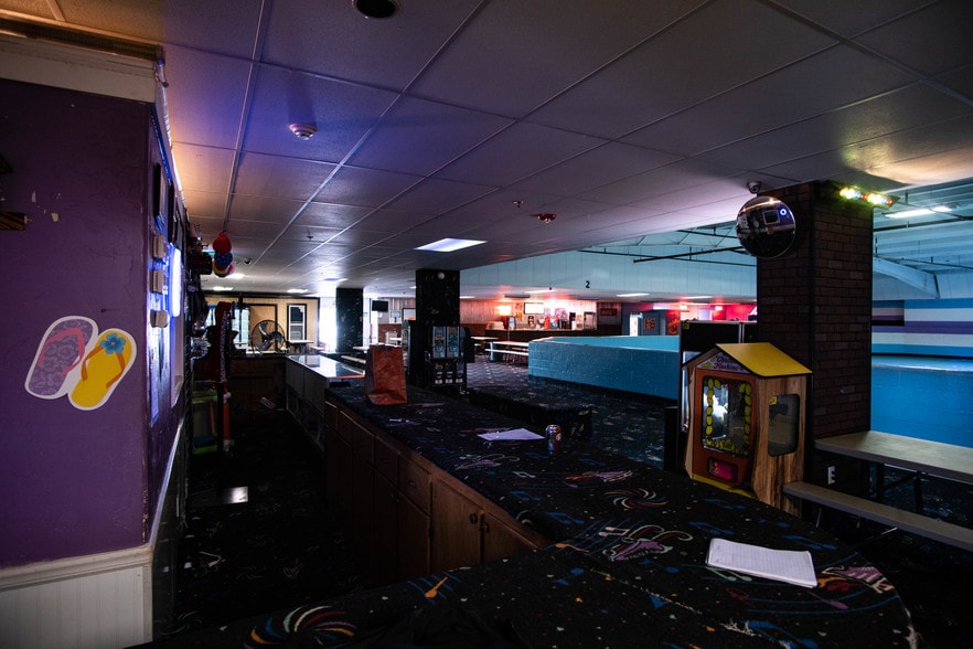 More Photos Of 1621 S Choctaw Rd, Choctaw Skating Rink For Sale