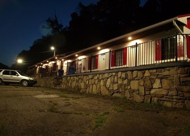 More Photos Of 2710 Asheville Hwy, Canton Hotel For Sale