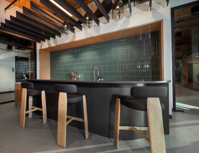 More Photos Of 14761 S Future Way, Draper Office For Lease