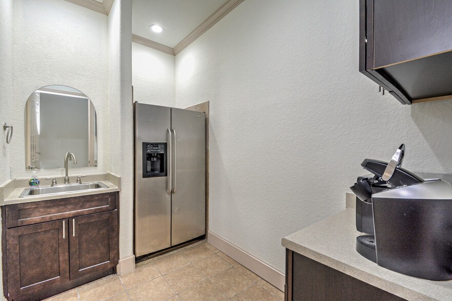 More Photos Of 1842 Snake River Rd, Katy Medical For Sale