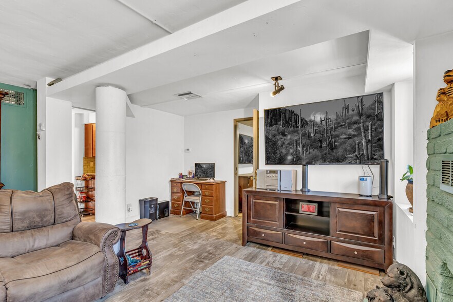 More Photos Of 2901 N Alvernon Way, Tucson Office For Sale