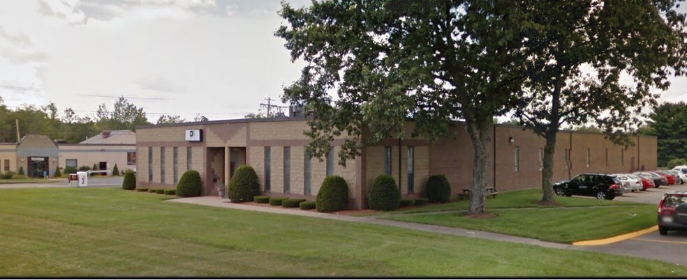 More Photos Of 121 Bartlett St, Marlborough Flex For Lease