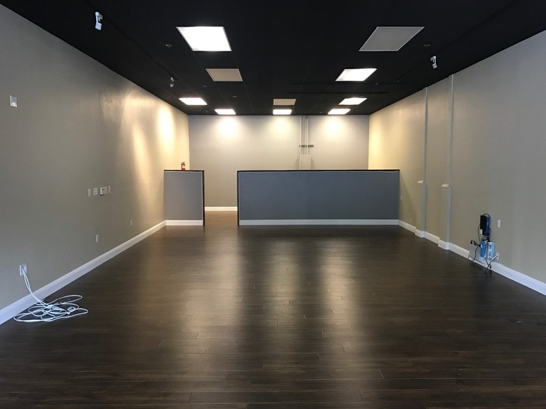 More Photos Of 409-439 Water St, Oakland Storefront For Lease