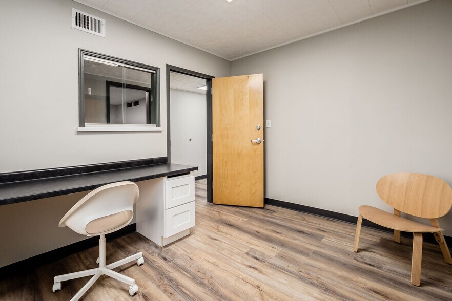 More Photos Of 1251 W Broad St, Columbus Storefront Retail Office For Sale