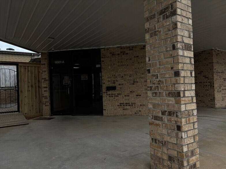 More Photos Of 11001 Fondren Rd, Houston Freestanding For Sale