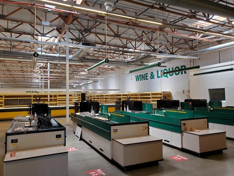 More Photos Of 26905-26953 Mission Blvd, Hayward Unknown For Lease