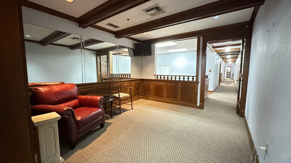 More Photos Of 211 N Magnolia Ave, Orlando Office For Lease