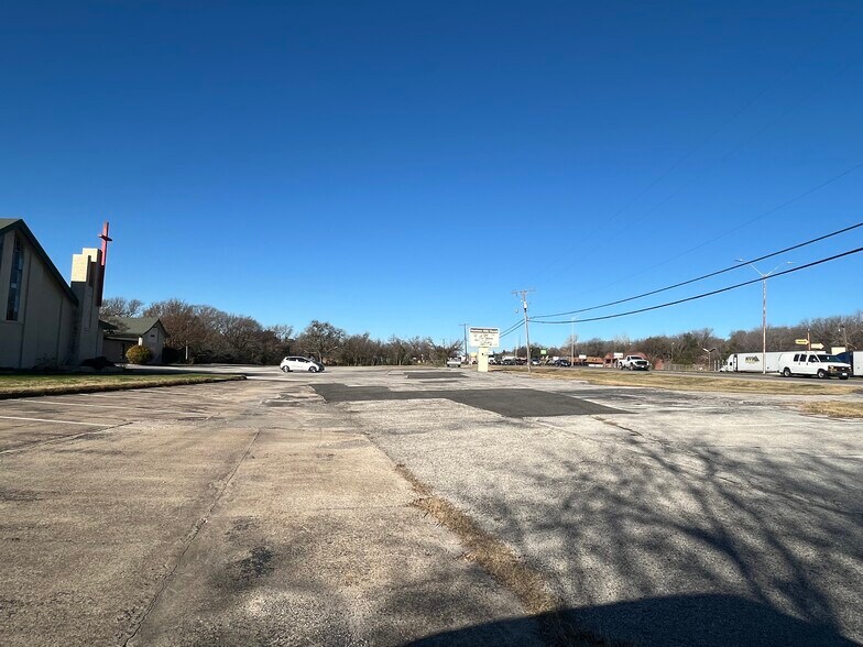 More Photos Of 5025 Jacksboro Hwy, Fort Worth Religious Facility For Sale
