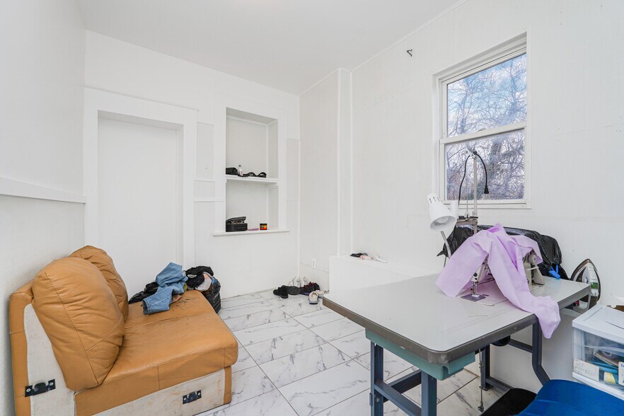More Photos Of 419 Jersey St, Staten Island Storefront For Sale