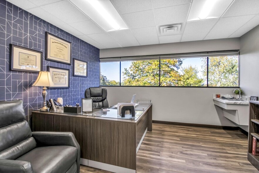 More Photos Of 6400 Sheridan Dr, Buffalo Unknown For Lease