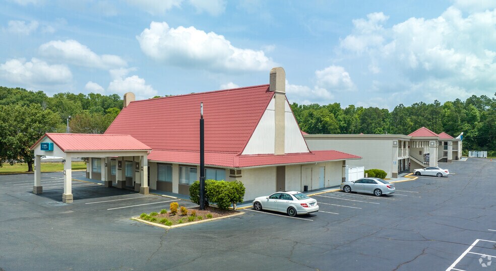 More Photos Of 3030 N Roberts Ave, Lumberton Hotel For Sale