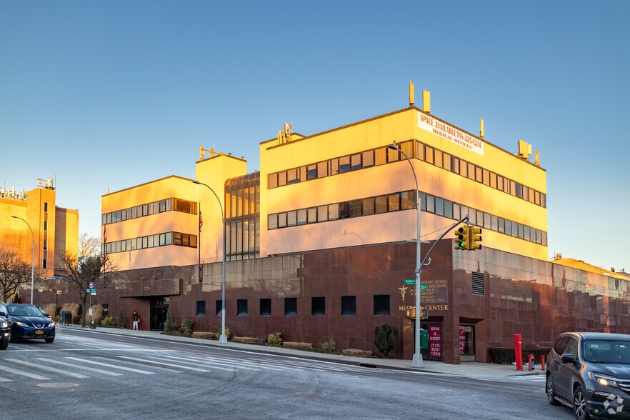 More Photos Of 222-15 Northern Blvd, Bayside Office For Lease