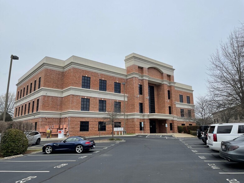 More Photos Of 19520 W Catawba Ave, Cornelius Office Residential For Lease