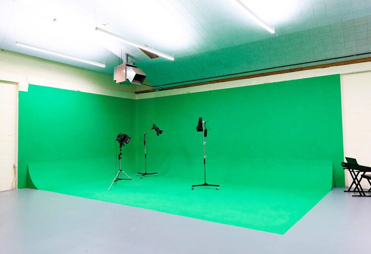 More Photos Of 560 4th St, San Francisco Showroom For Lease