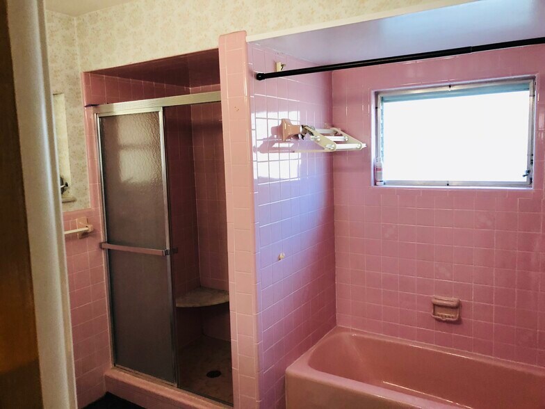 More Photos Of 815 2nd Ave NW, Largo Apartments For Sale
