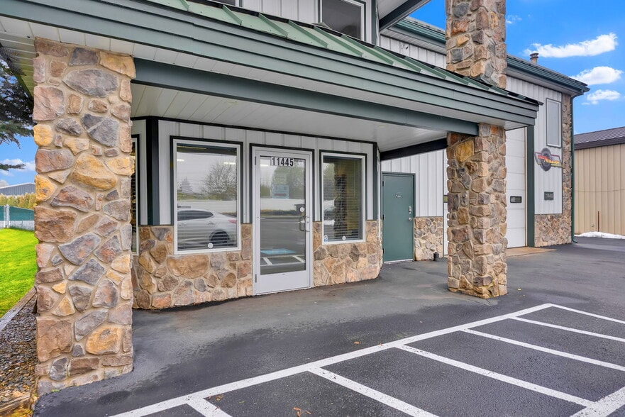 More Photos Of 11445 N Reed Rd, Hayden Warehouse For Lease
